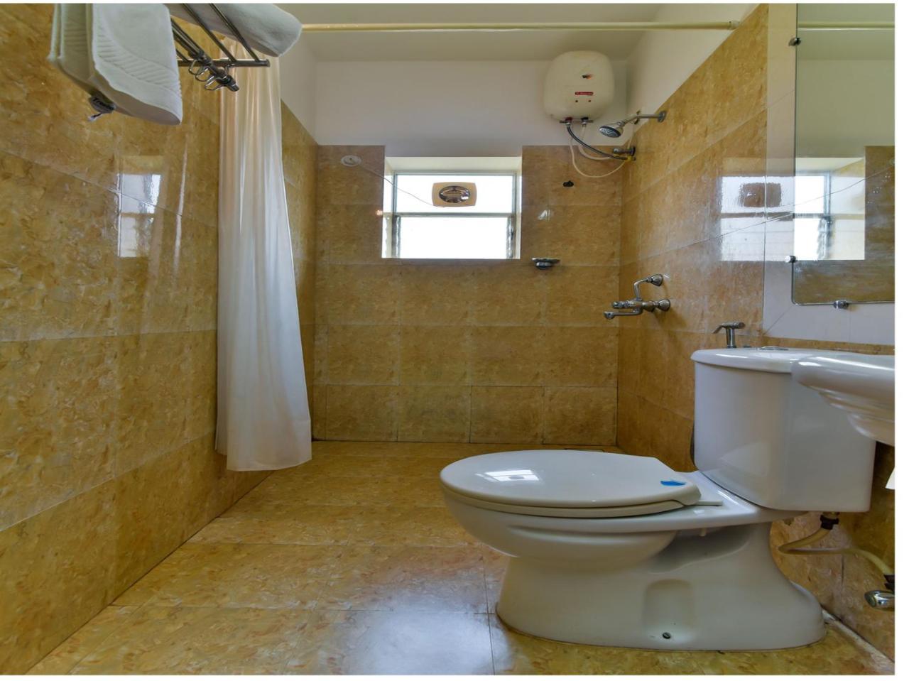 Ginger Tree Resort At The Beach Candolim Bagian luar foto