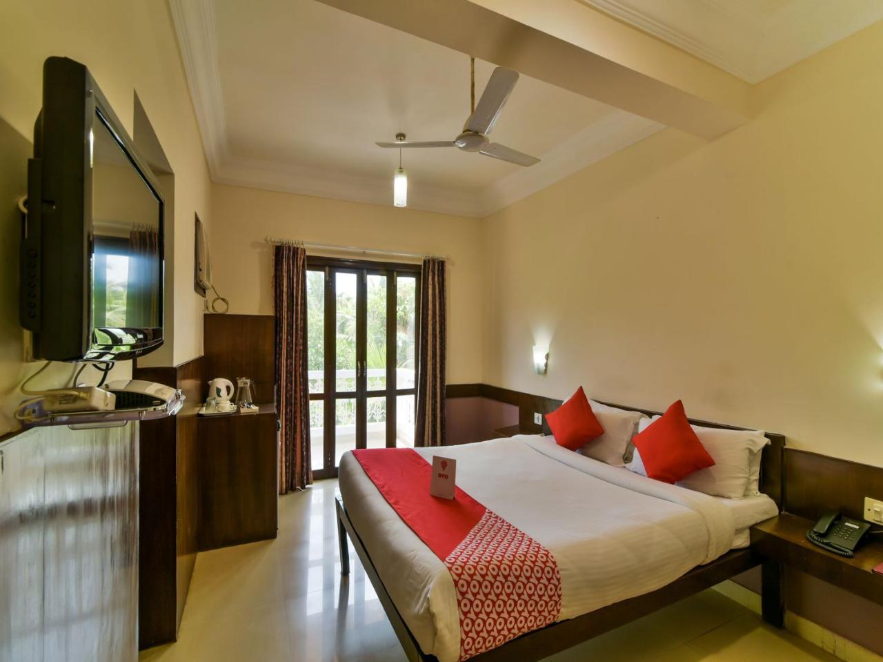 Ginger Tree Resort At The Beach Candolim Bagian luar foto